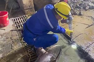 大连地下室伸缩缝堵漏施工视频